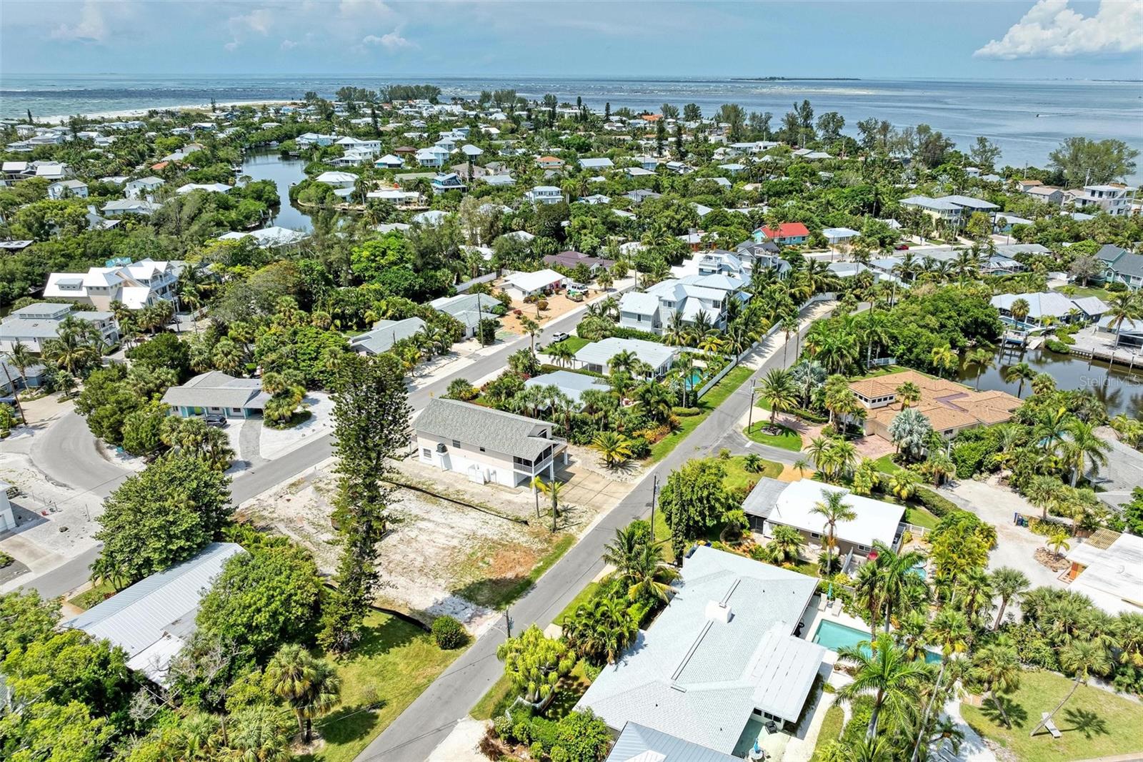 136 CRESCENT DR, ANNA MARIA, FL, 34216