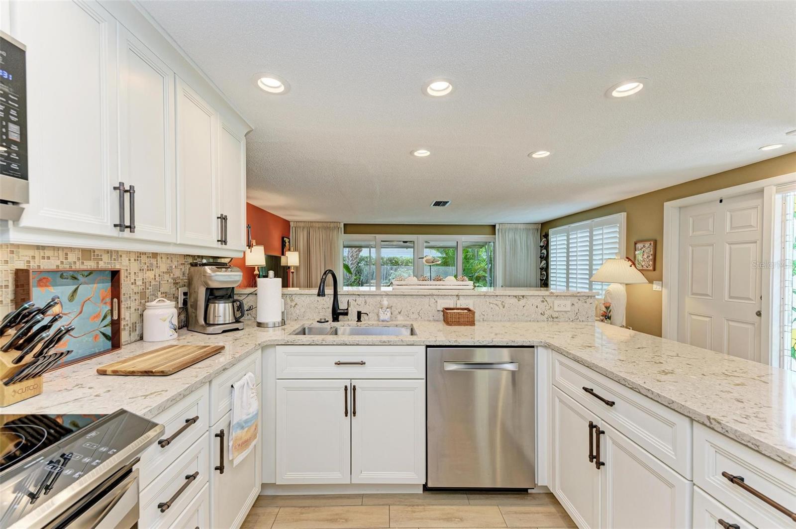 136 CRESCENT DR, ANNA MARIA, FL, 34216