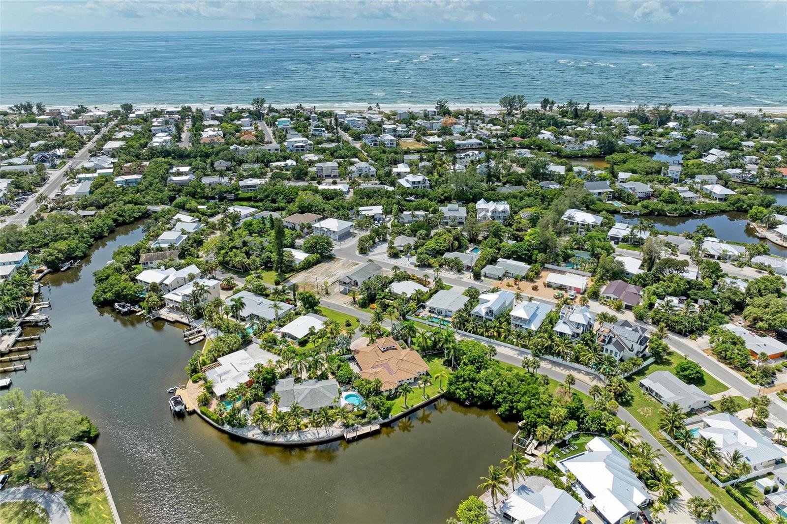 136 CRESCENT DR, ANNA MARIA, FL, 34216