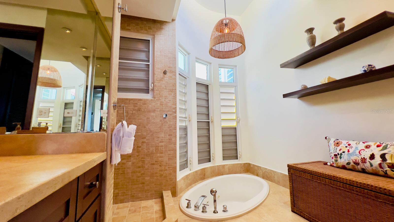 PR9117279 Property Photo