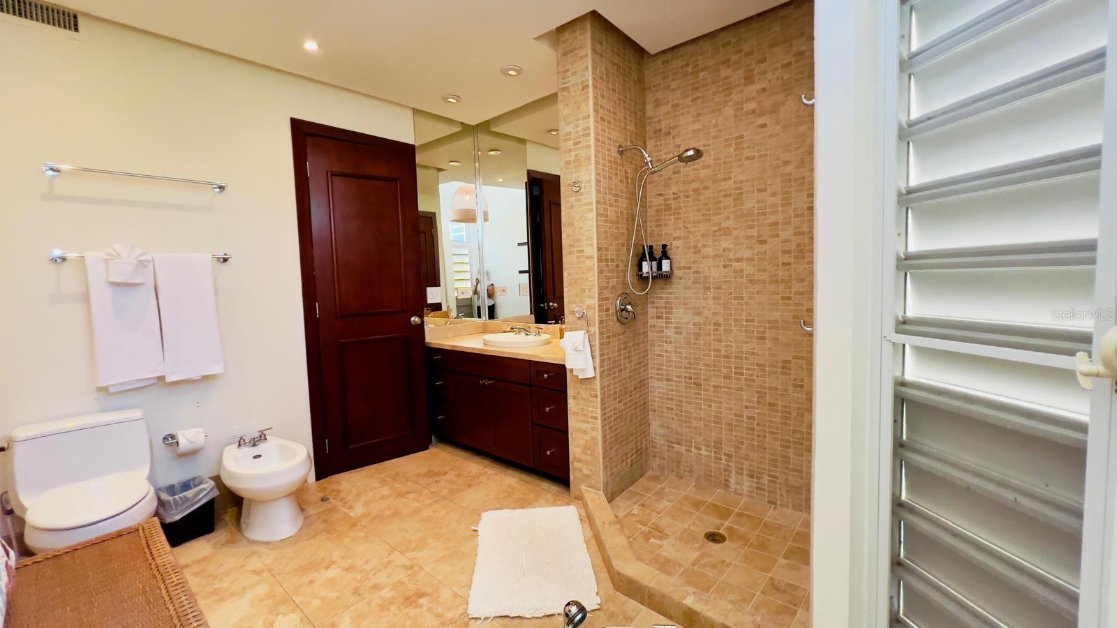 PR9117279 Property Photo