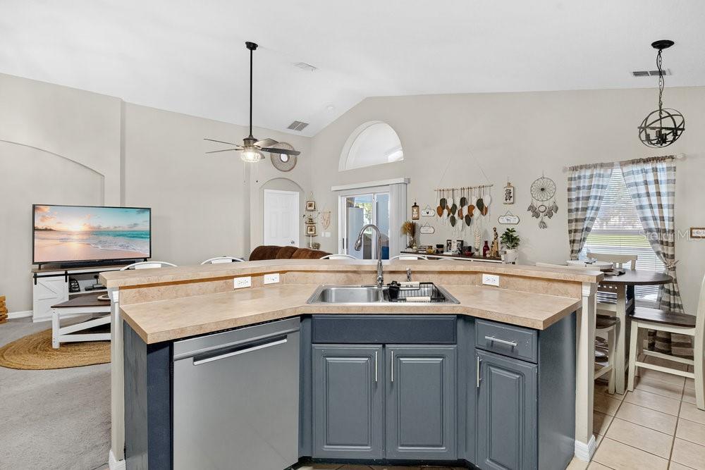 4806 CUMBRIAN LAKES DR, KISSIMMEE, FL, 34746