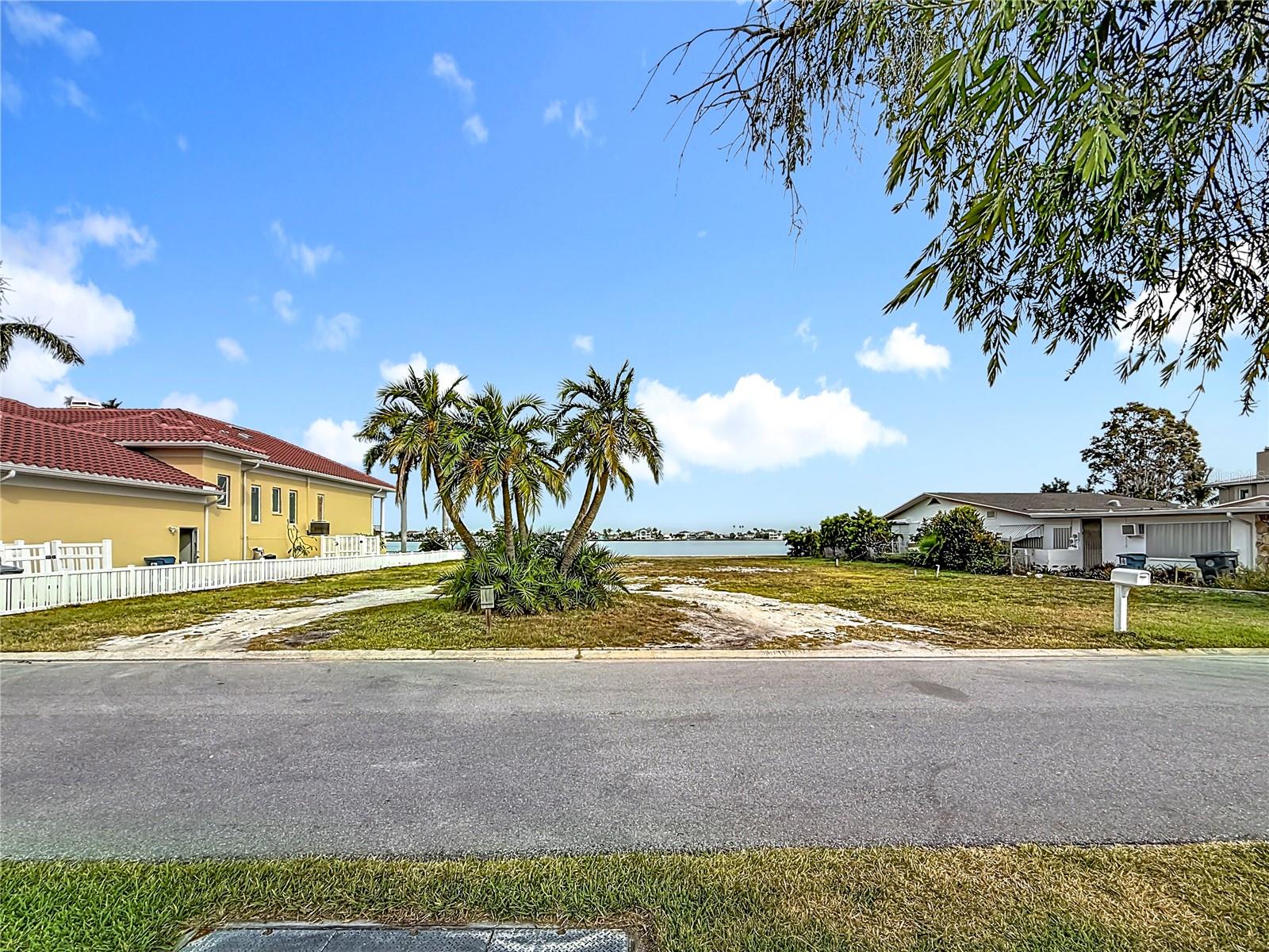 12 PARADISE LN, TREASURE ISLAND, FL, 33706