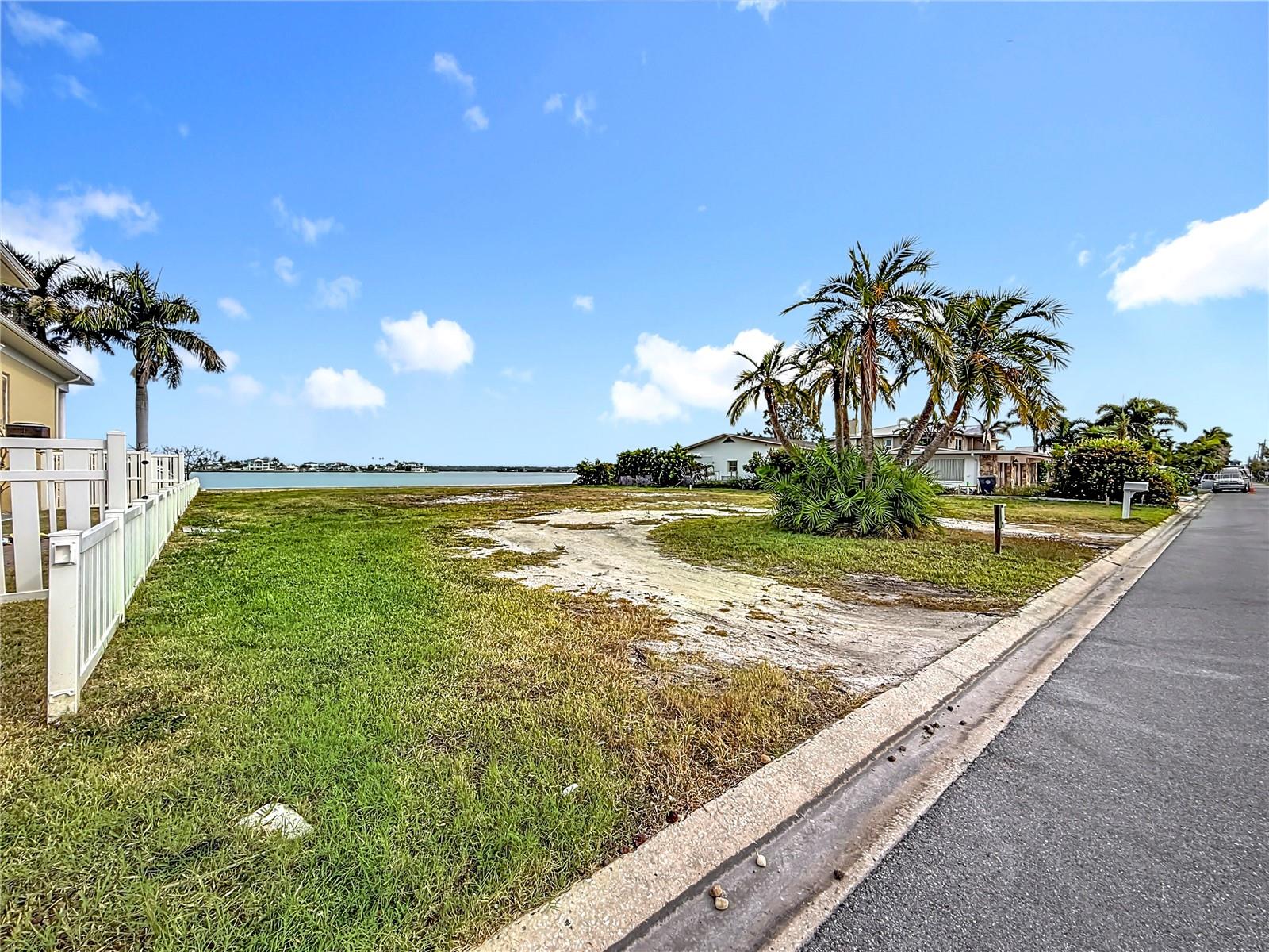 12 PARADISE LN, TREASURE ISLAND, FL, 33706