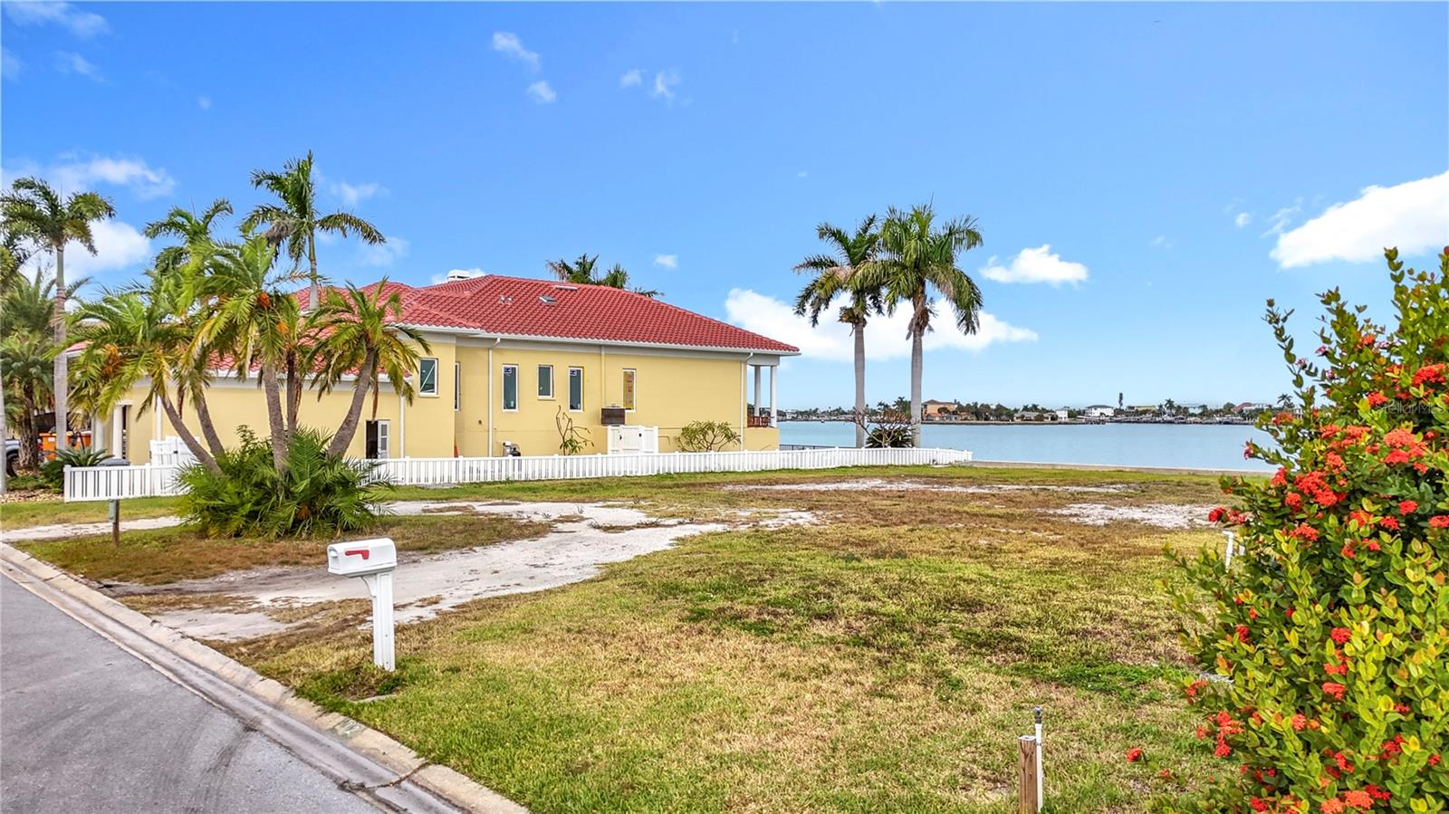 12 PARADISE LN, TREASURE ISLAND, FL, 33706