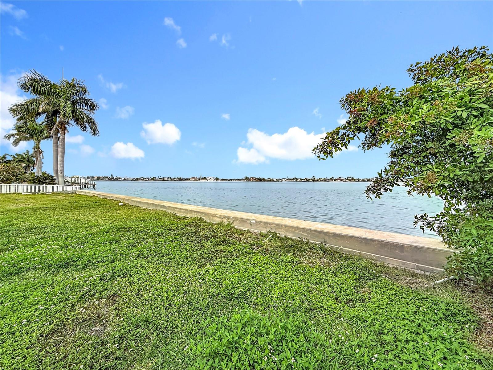 12 PARADISE LN, TREASURE ISLAND, FL, 33706