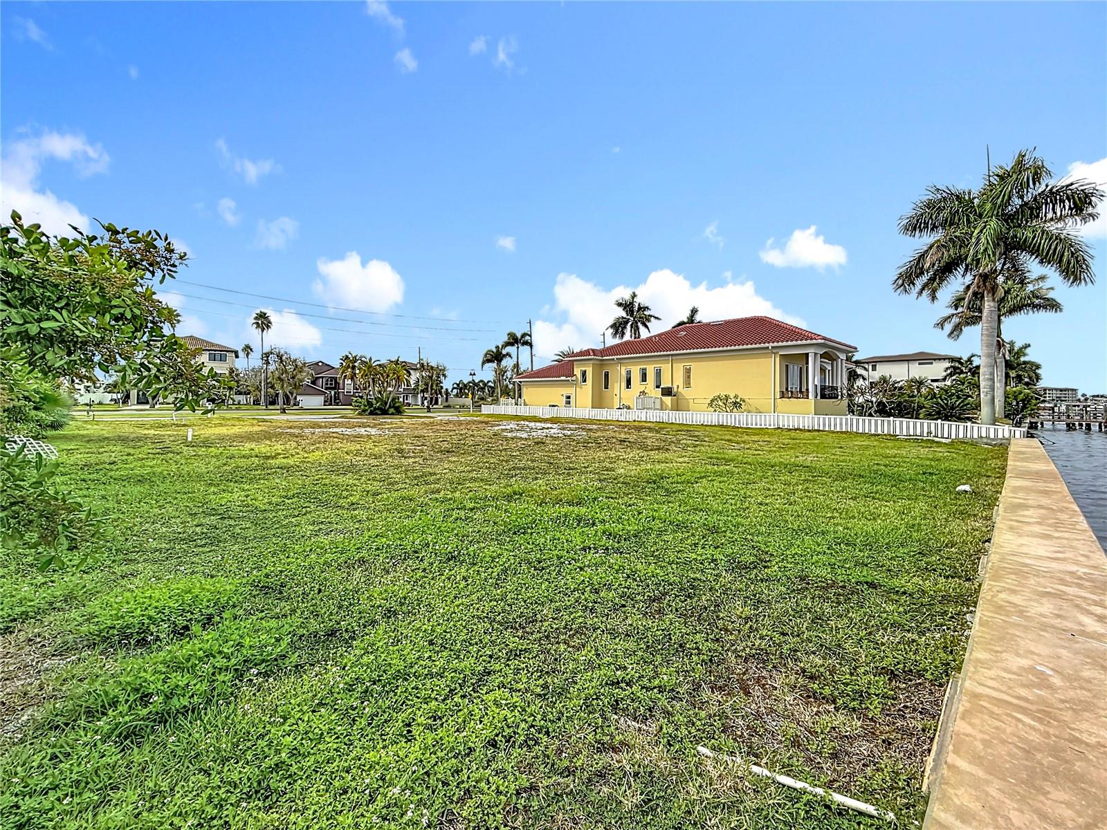 12 PARADISE LN, TREASURE ISLAND, FL, 33706