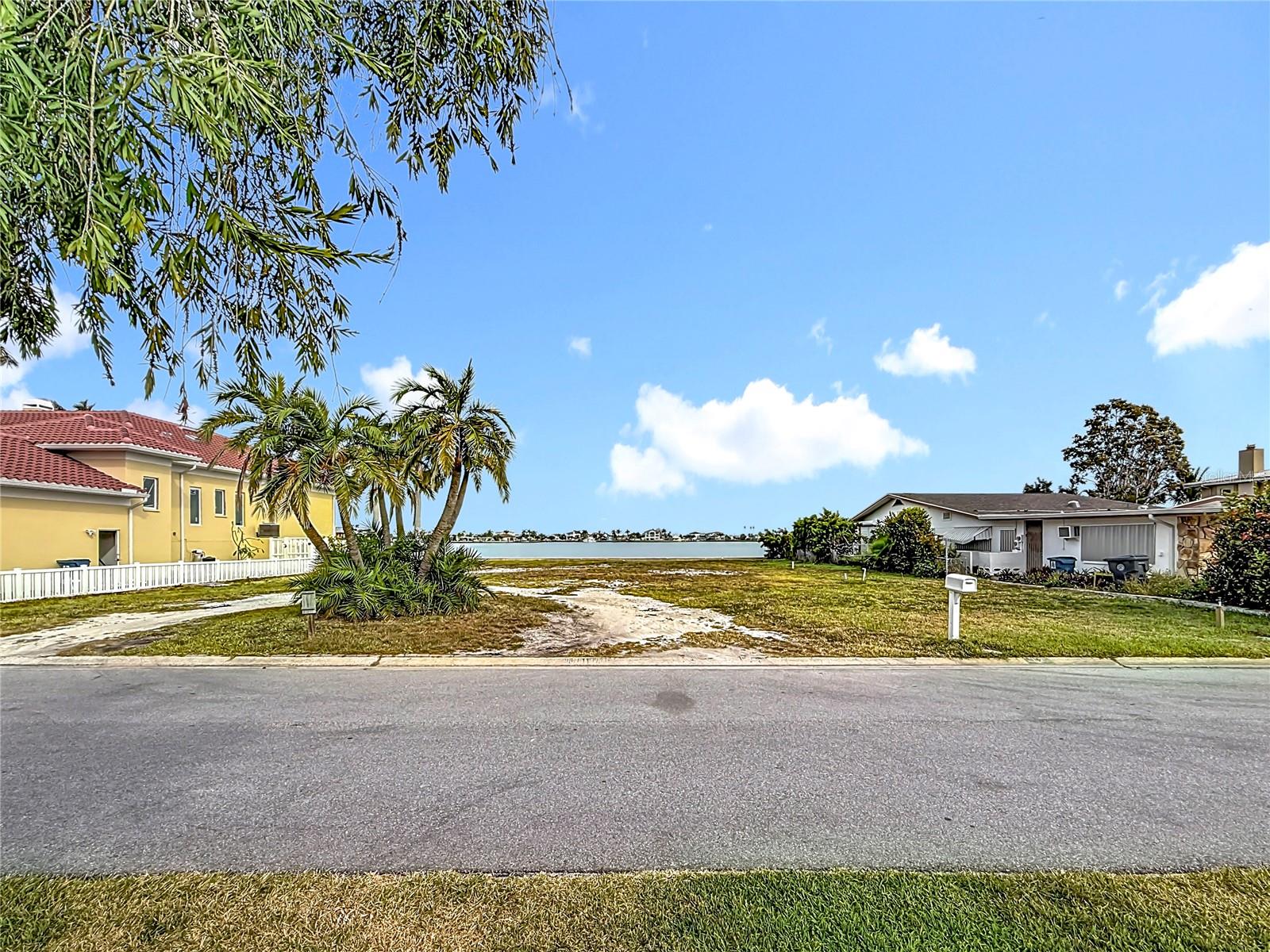 12 PARADISE LN, TREASURE ISLAND, FL, 33706