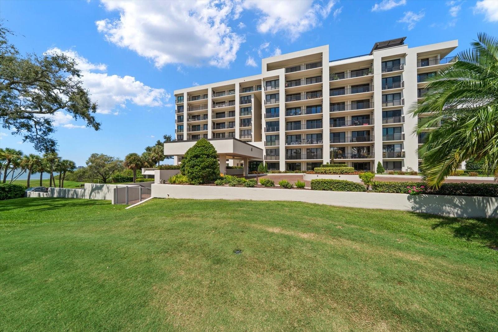 4 BELLEVIEW BLVD #106, BELLEAIR, FL, 33756