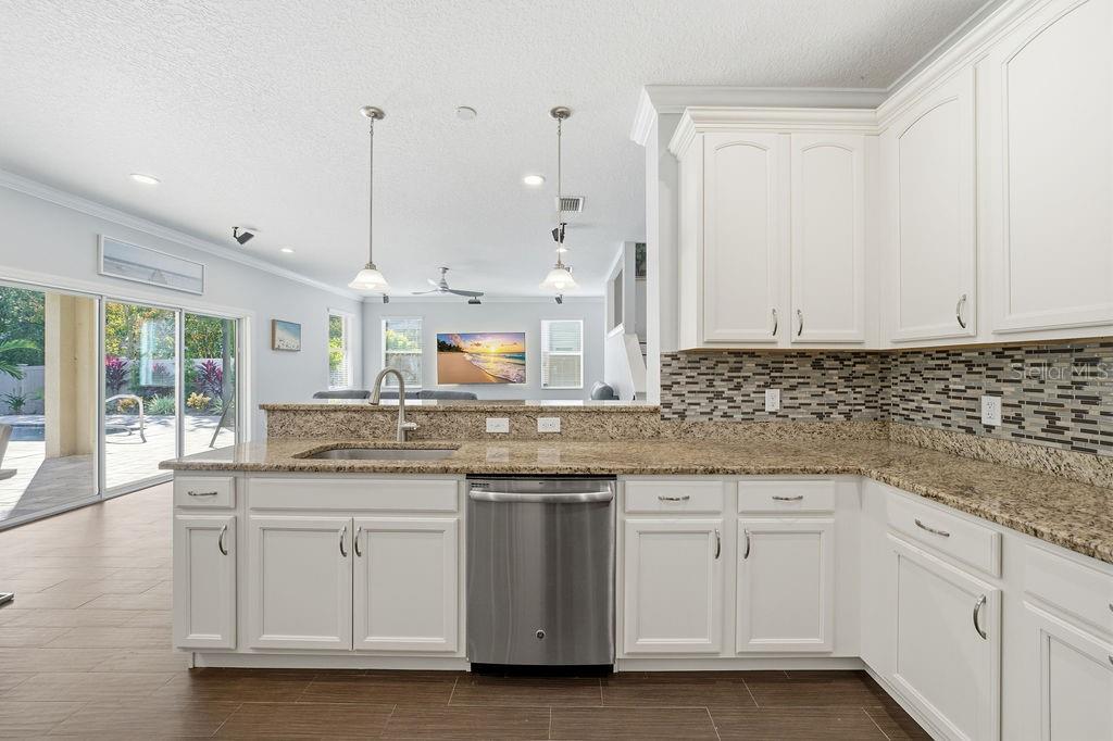 10534 LAKE SEMINOLE TER, SEMINOLE, FL, 33772