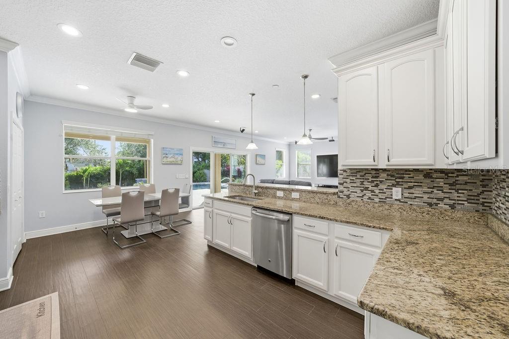 10534 LAKE SEMINOLE TER, SEMINOLE, FL, 33772