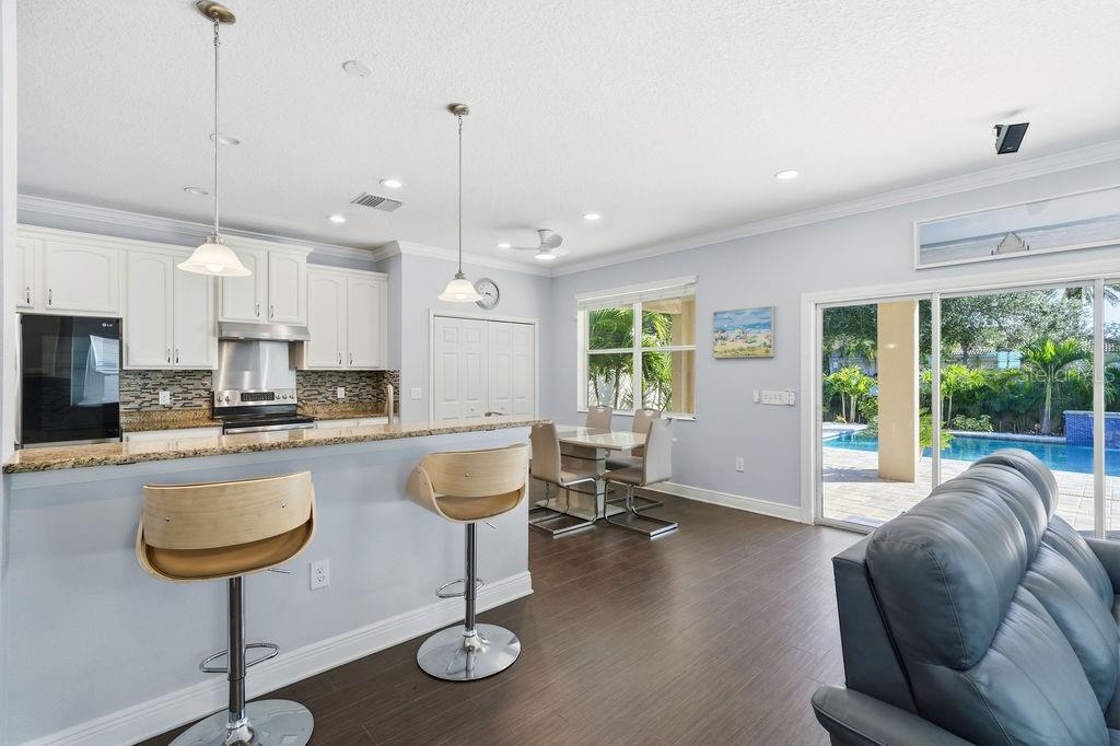 10534 LAKE SEMINOLE TER, SEMINOLE, FL, 33772