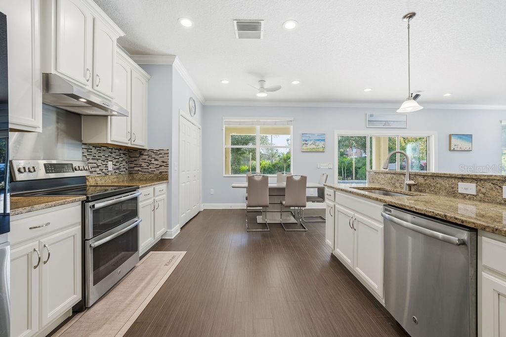 10534 LAKE SEMINOLE TER, SEMINOLE, FL, 33772