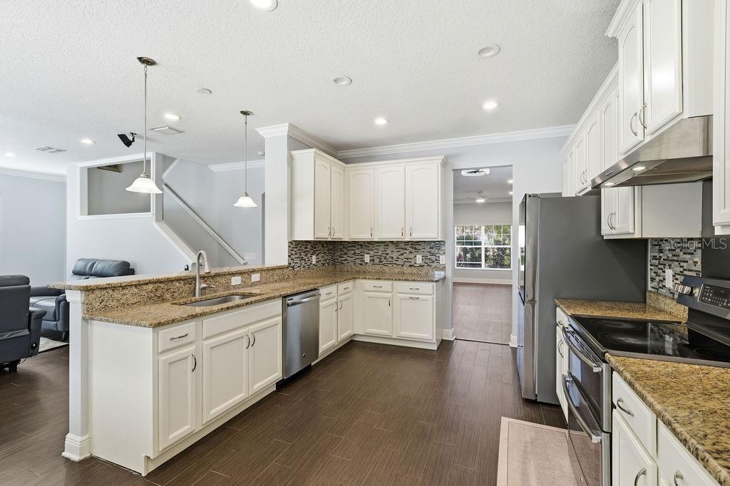 10534 LAKE SEMINOLE TER, SEMINOLE, FL, 33772