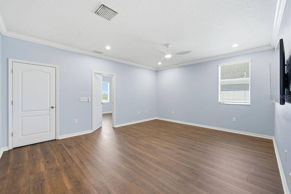 10534 LAKE SEMINOLE TER, SEMINOLE, FL, 33772