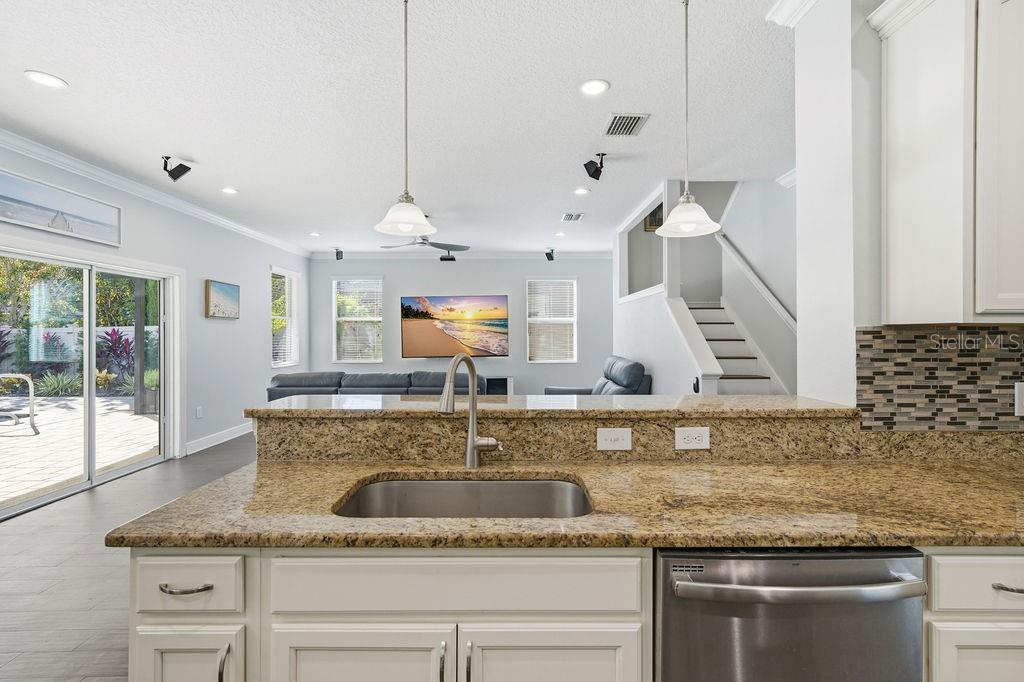 10534 LAKE SEMINOLE TER, SEMINOLE, FL, 33772