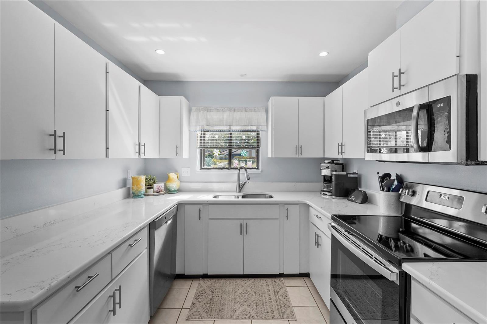 6104 29TH AVE W #1, BRADENTON, FL, 34209