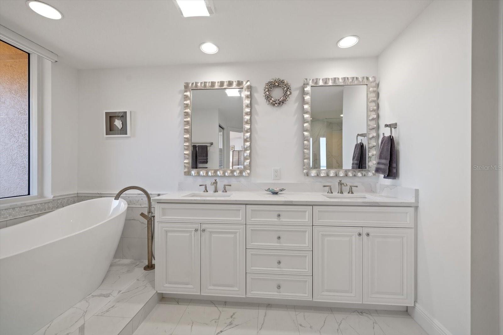 521 MANDALAY AVE #701, CLEARWATER BEACH, FL, 33767