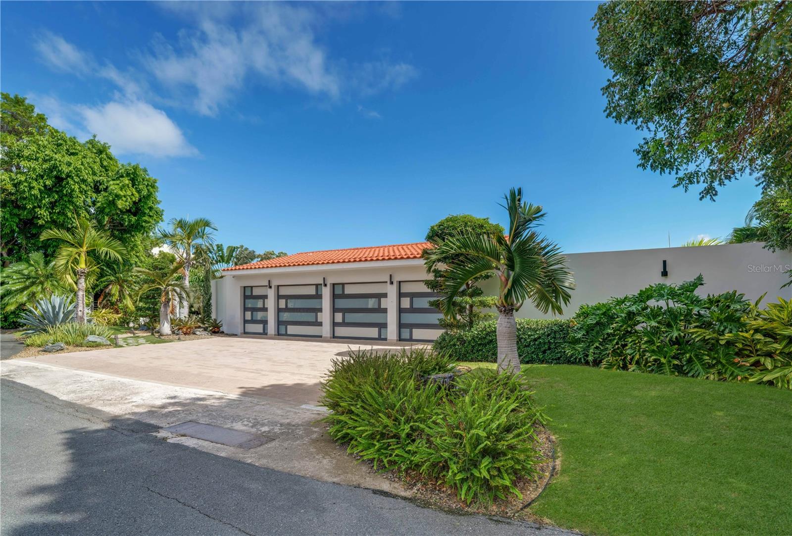 PR9117287 Property Photo