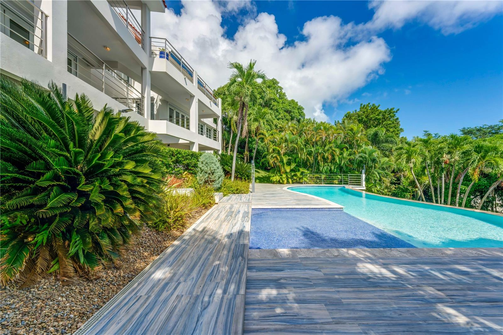 PR9117287 Property Photo