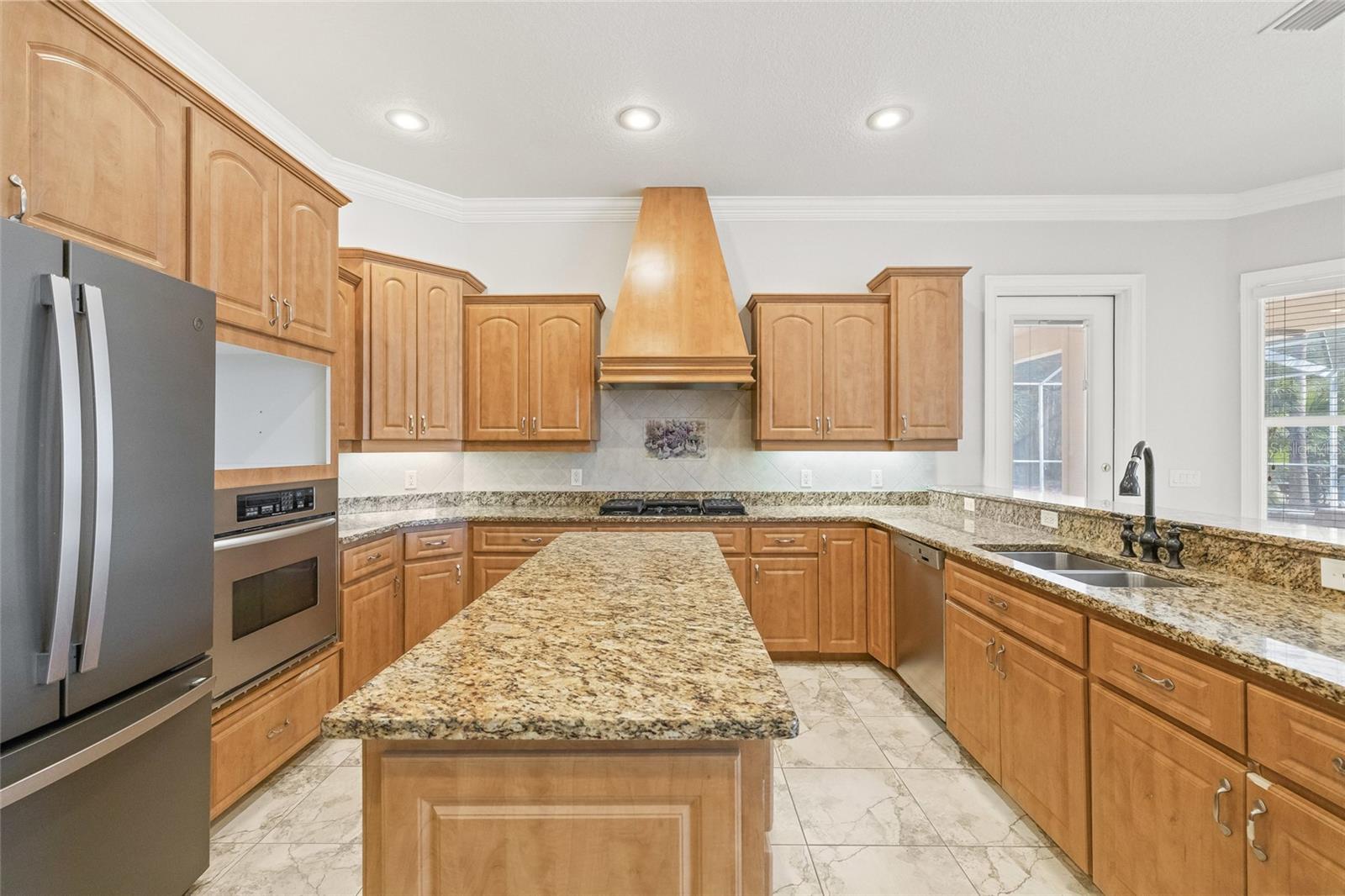 11040 FULTON AVE, WEEKI WACHEE, FL, 34613