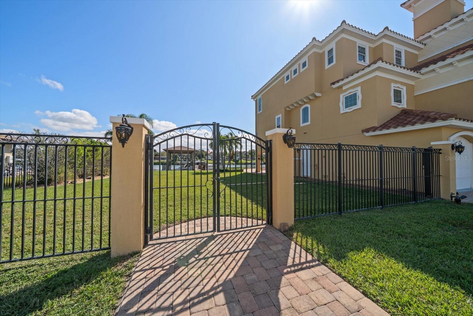 TB8447033 Property Photo