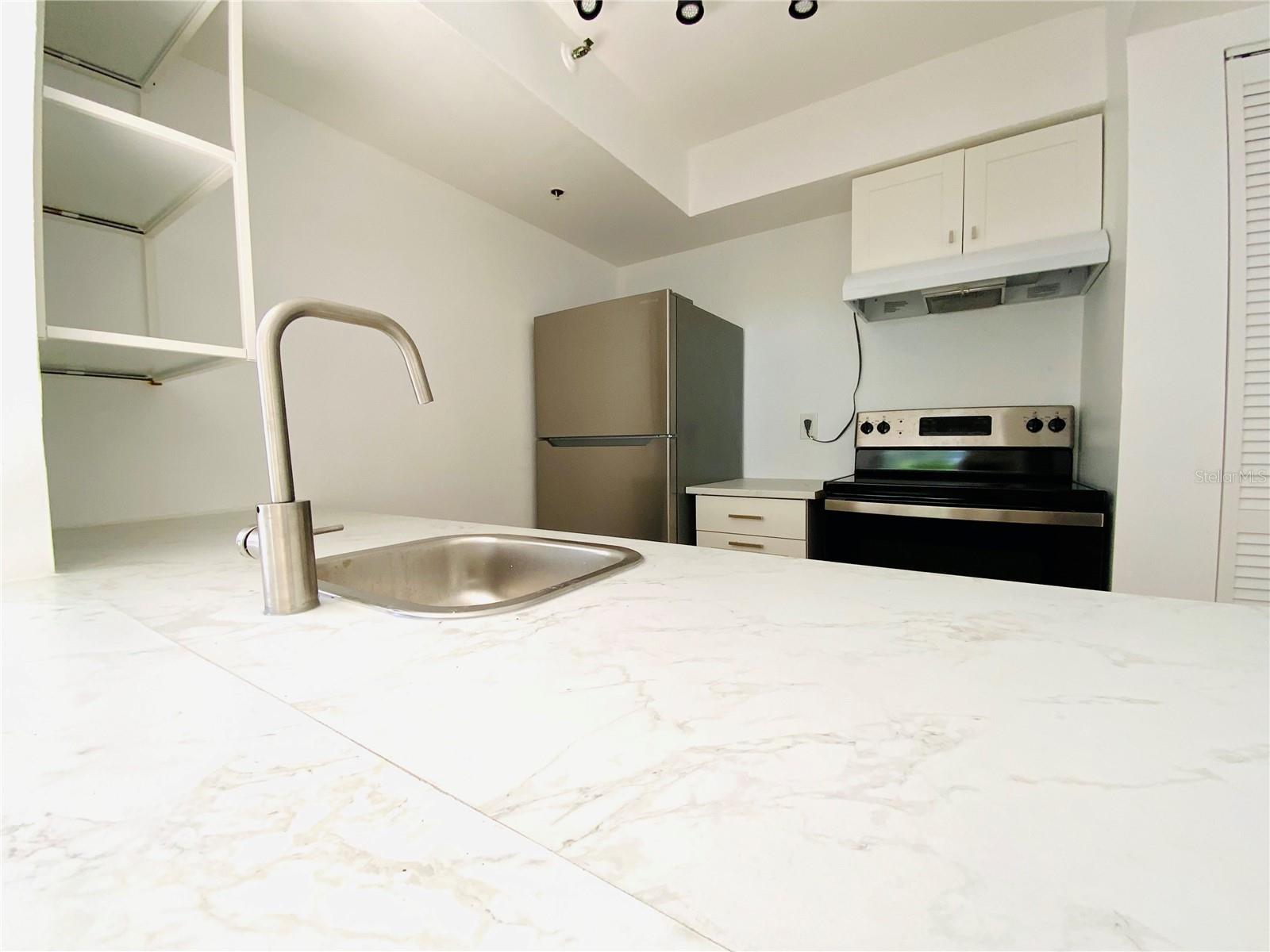 7200 E BANK DR, TAMPA, FL, 33617