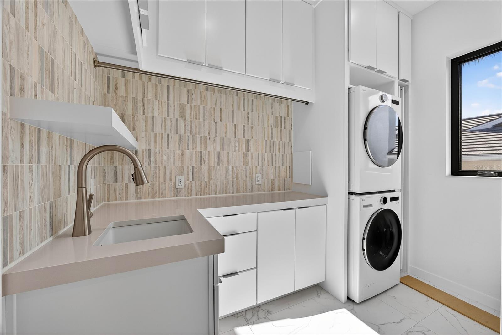 245 LIDO DR, PUNTA GORDA, FL, 33950