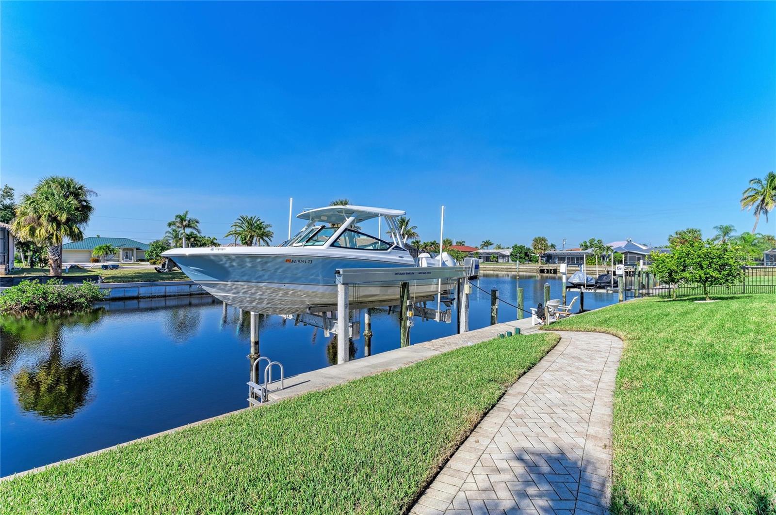 2410 W MARION AVE, PUNTA GORDA, FL, 33950