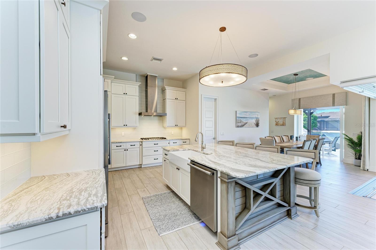 2410 W MARION AVE, PUNTA GORDA, FL, 33950