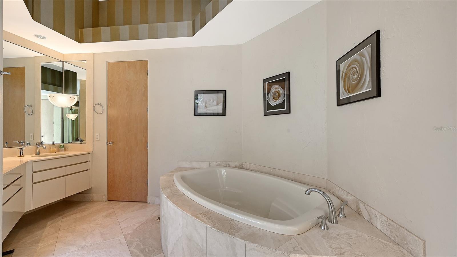 A4671696 Property Photo