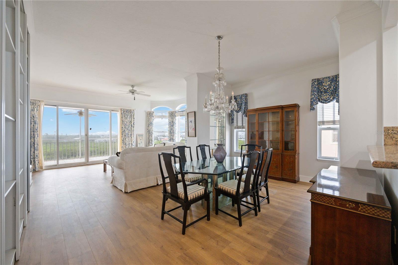 5450 EAGLES POINT CIR #405, SARASOTA, FL, 34231