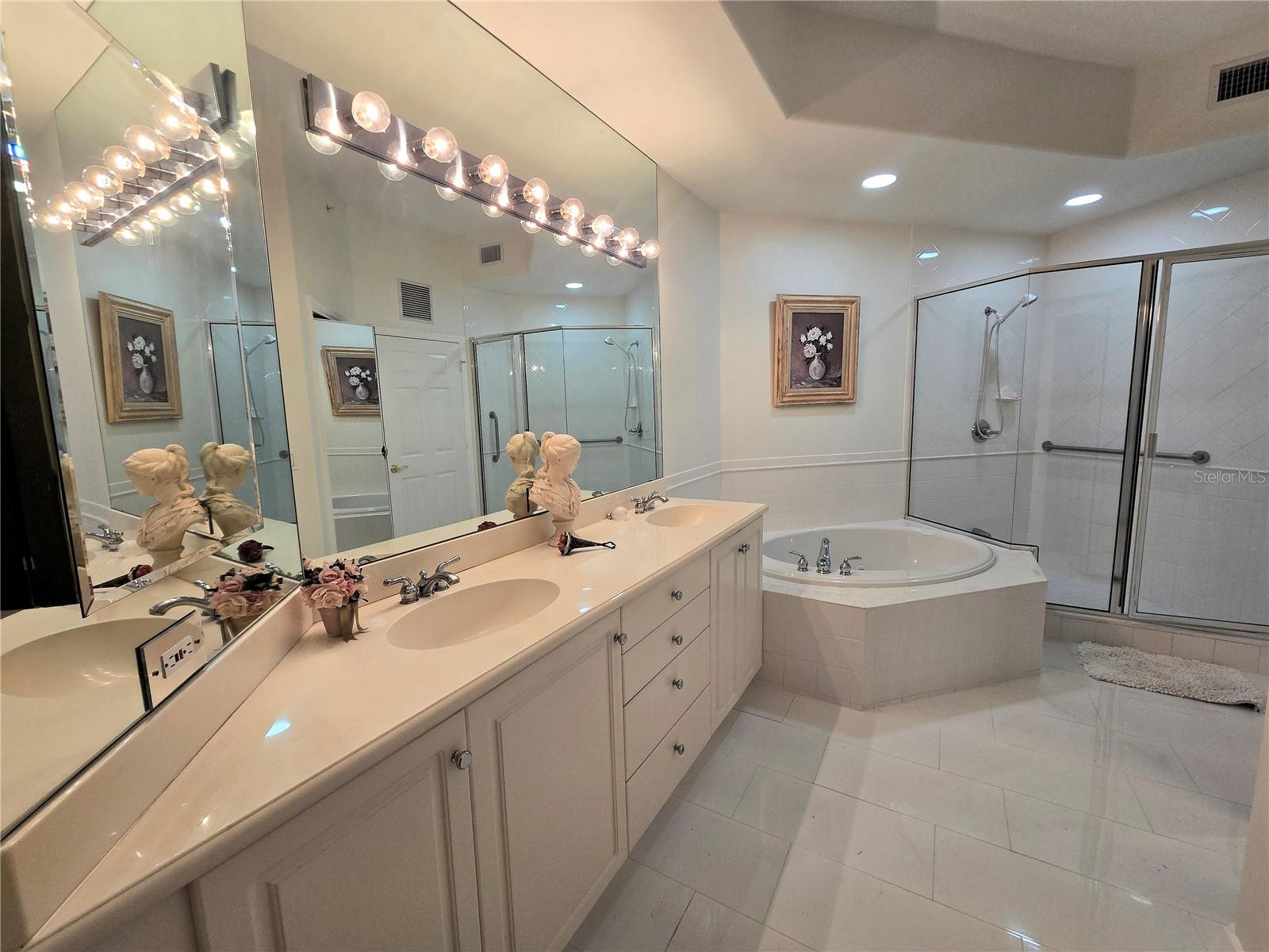 5450 EAGLES POINT CIR #405, SARASOTA, FL, 34231