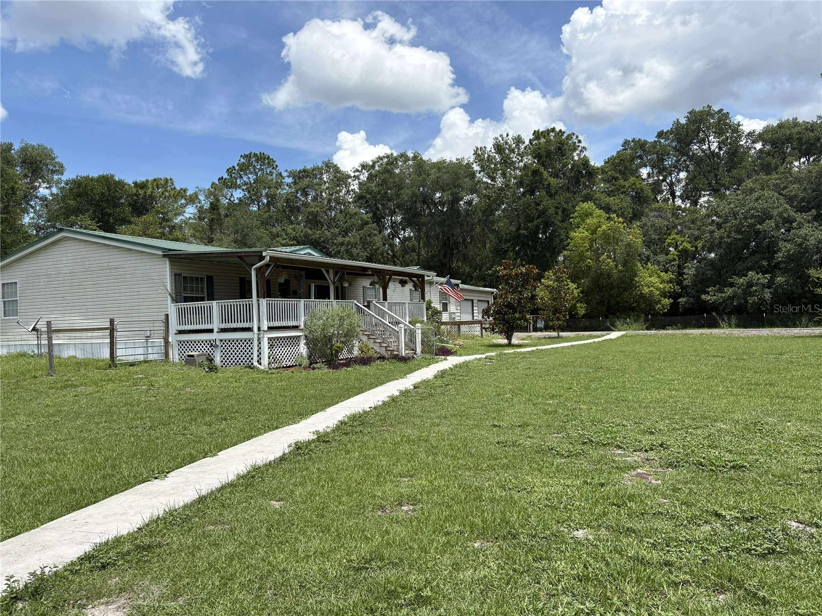 TB8447081 Property Photo