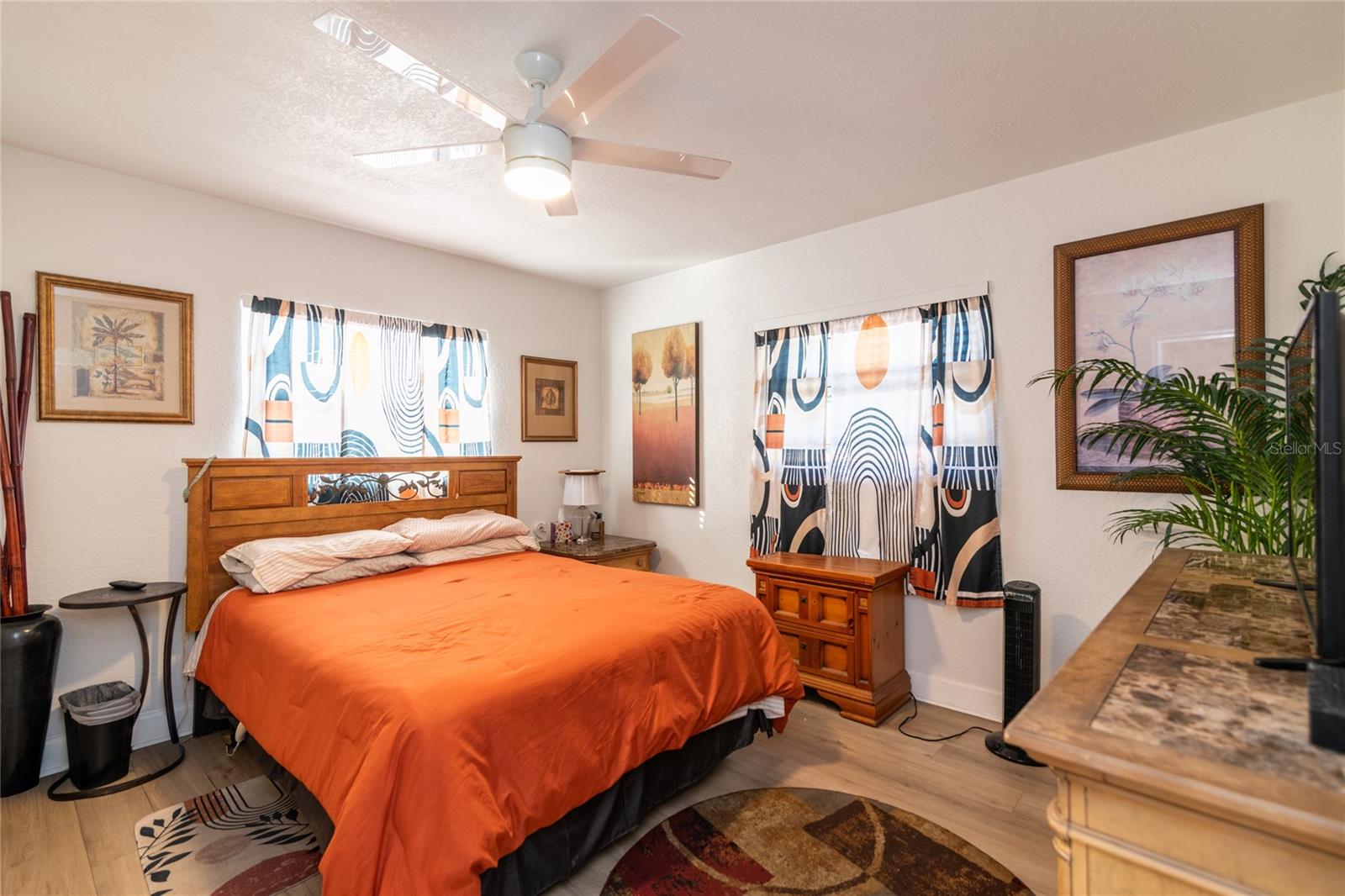 TB8447083 Property Photo