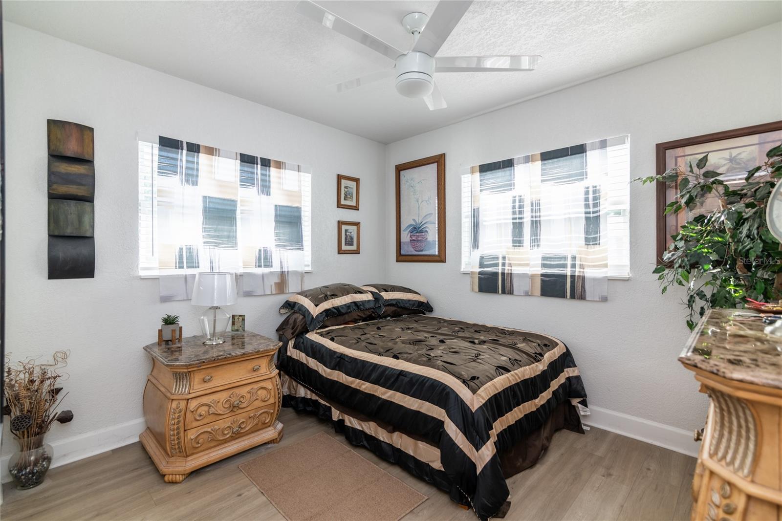 TB8447083 Property Photo