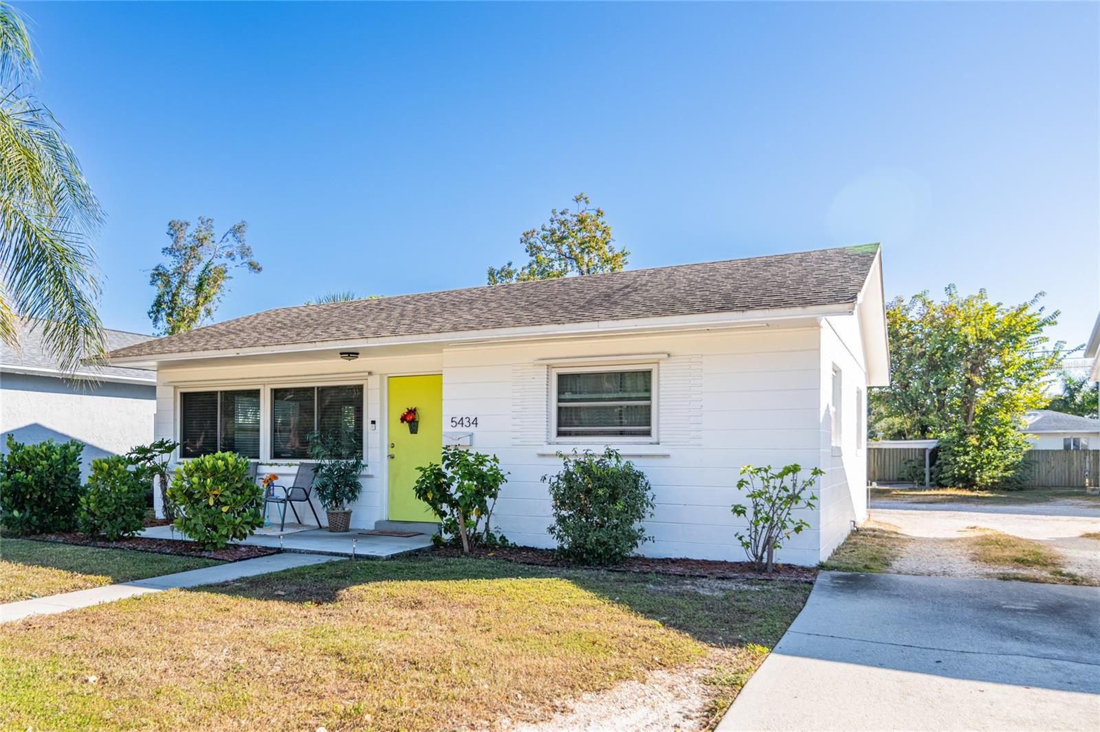 TB8447083 Property Photo