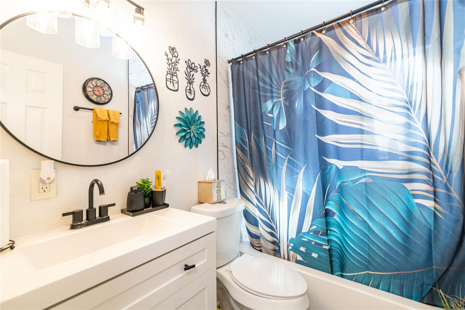 TB8447083 Property Photo