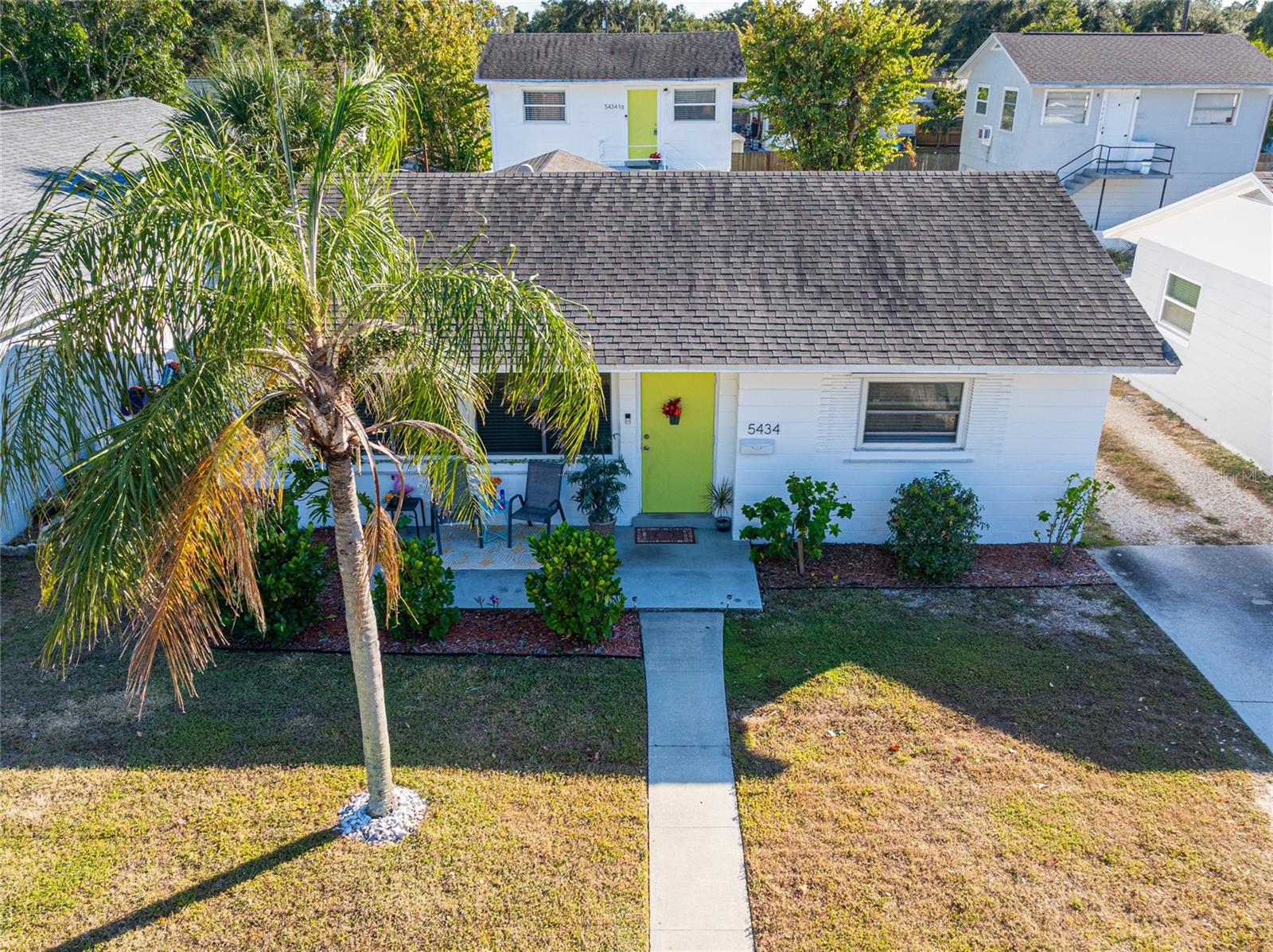 TB8447083 Property Photo