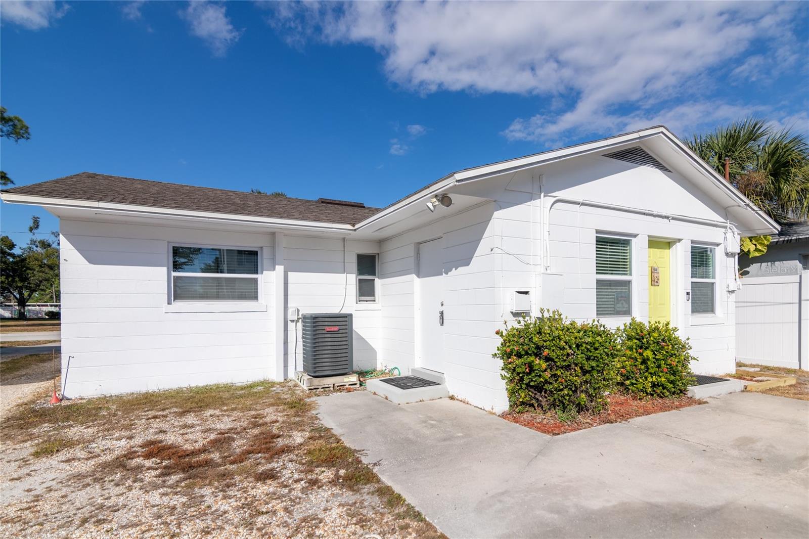 TB8447083 Property Photo