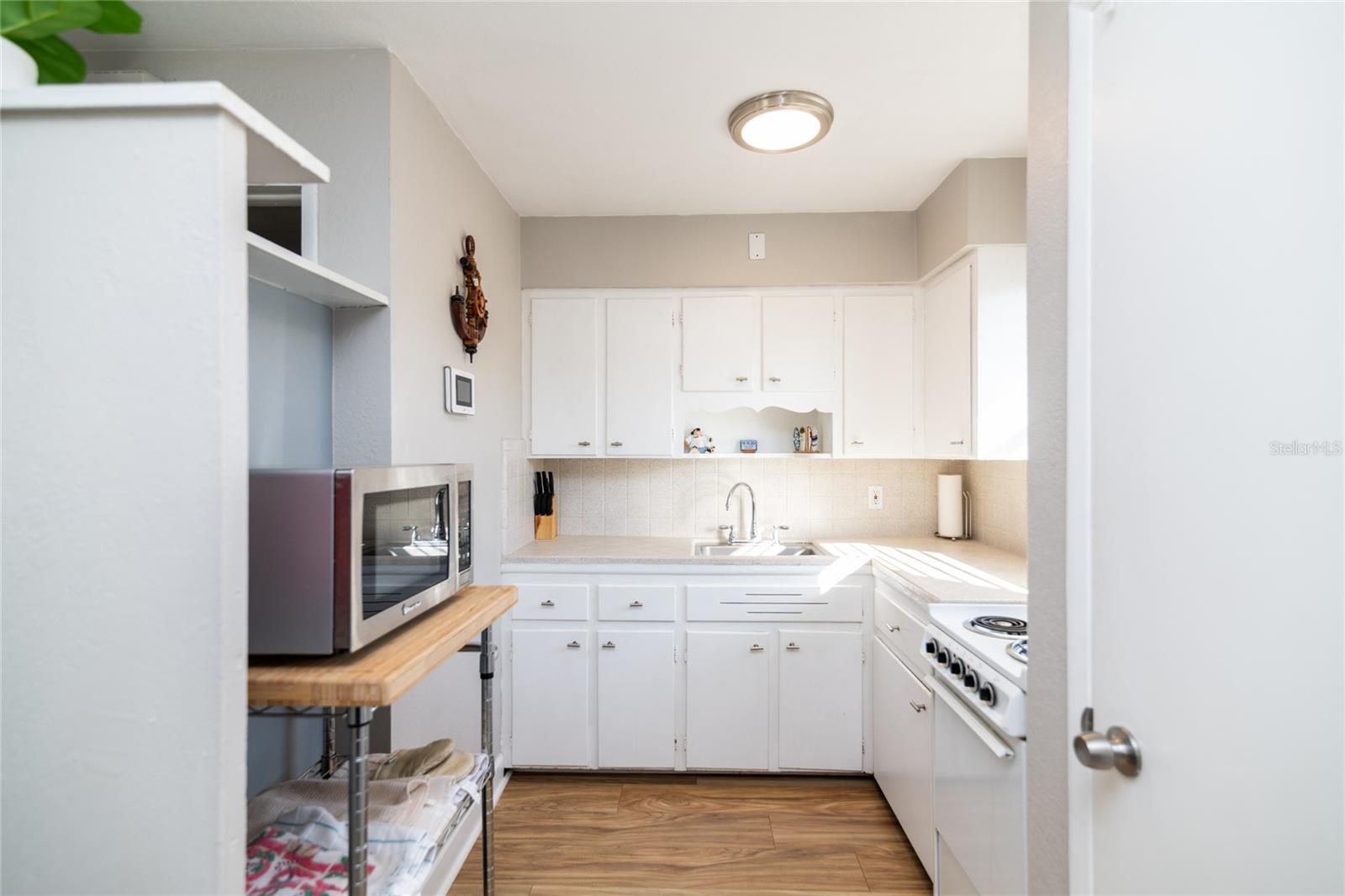 TB8447083 Property Photo