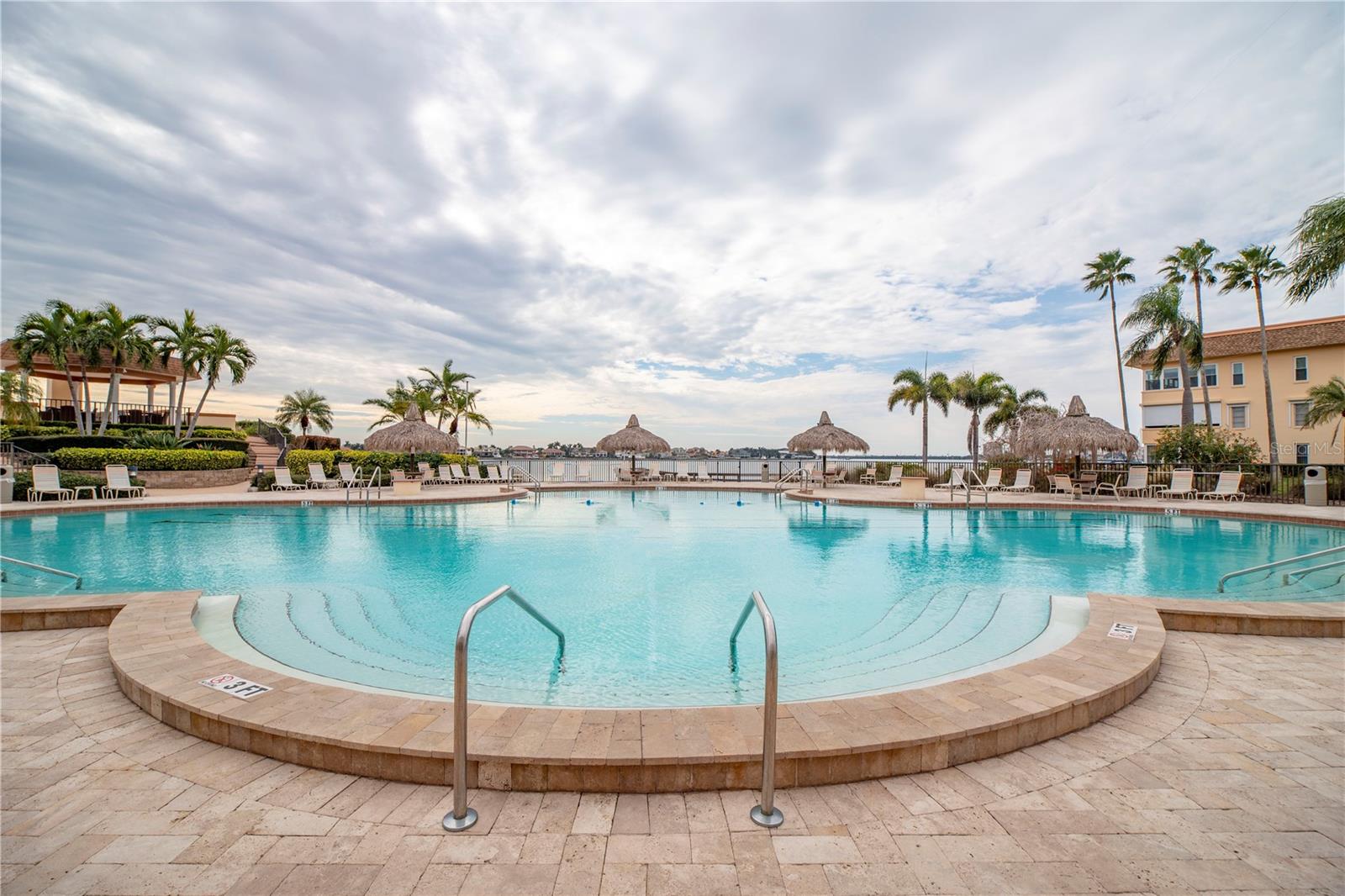 5220 BRITTANY DR S #904, ST PETERSBURG, FL, 33715