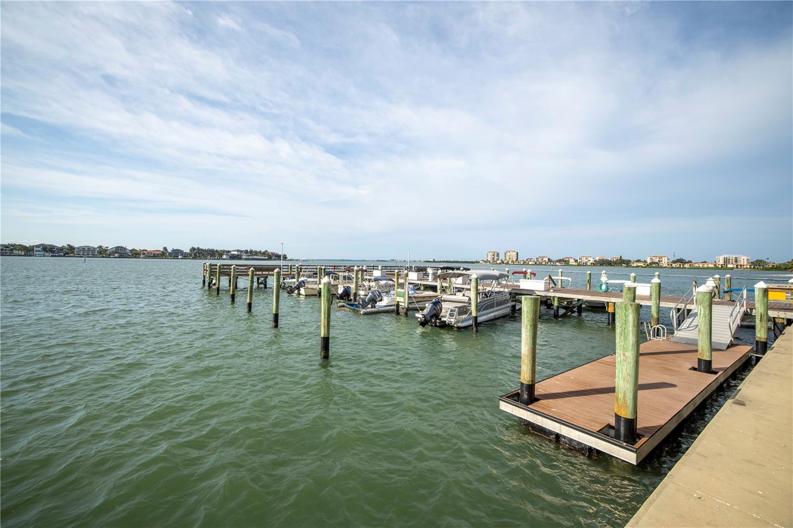 5220 BRITTANY DR S #904, ST PETERSBURG, FL, 33715