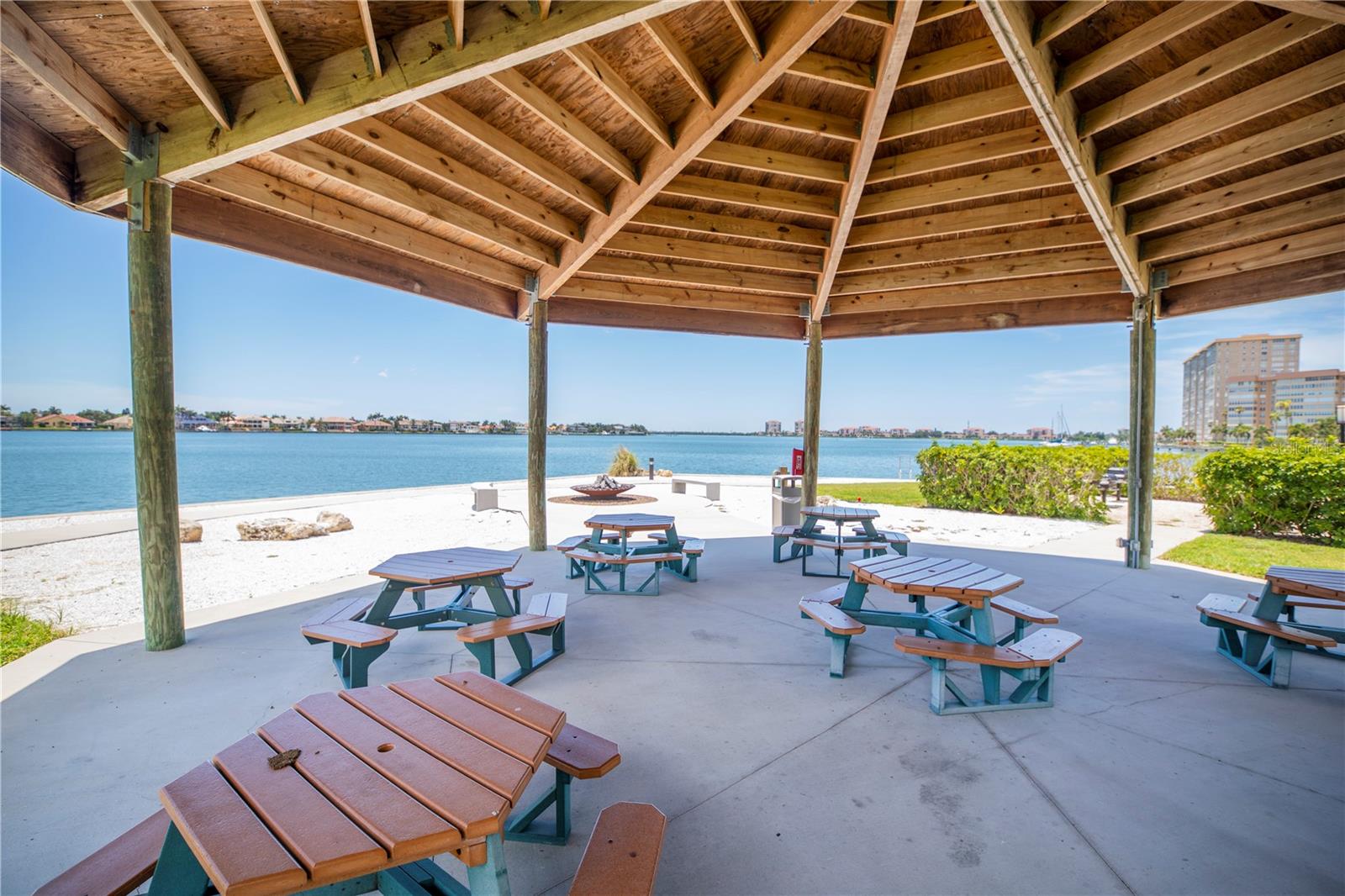 5220 BRITTANY DR S #904, ST PETERSBURG, FL, 33715