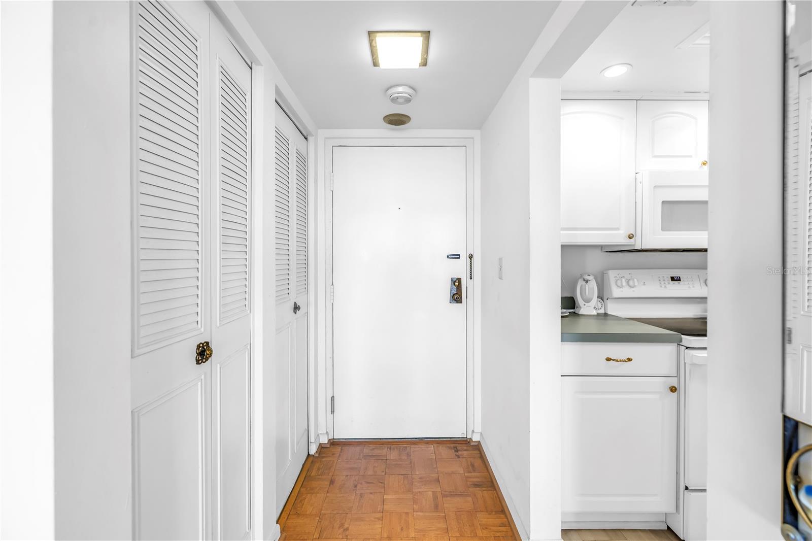 5220 BRITTANY DR S #904, ST PETERSBURG, FL, 33715