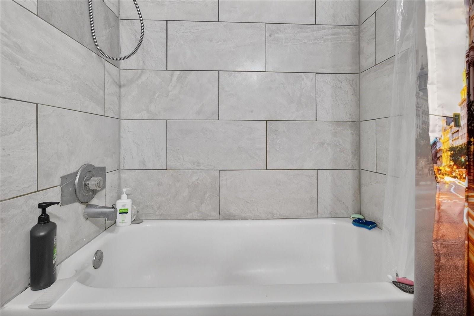 1146 KING ARTHUR CT #110, DUNEDIN, FL, 34698