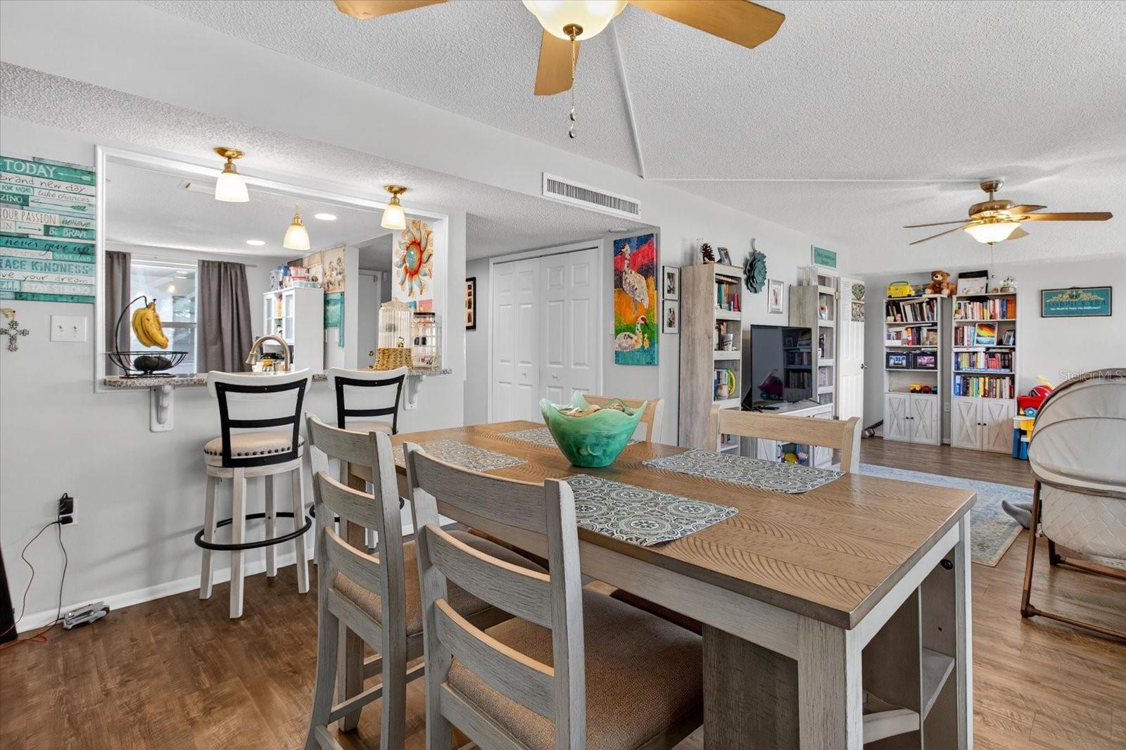 1146 KING ARTHUR CT #110, DUNEDIN, FL, 34698