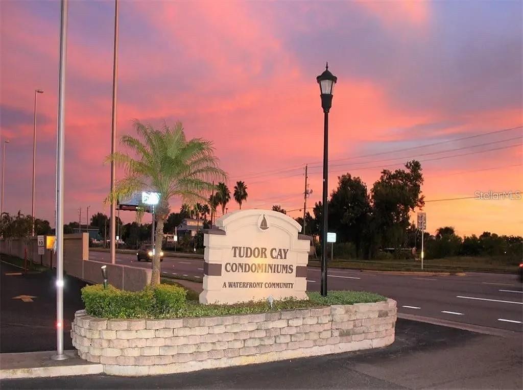 9109 W HILLSBOROUGH AVE #J207, TAMPA, FL, 33615