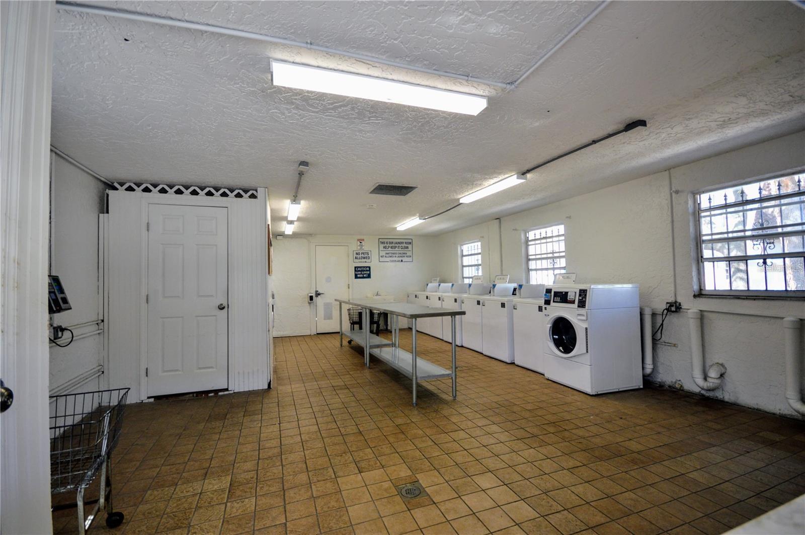 9109 W HILLSBOROUGH AVE #J207, TAMPA, FL, 33615