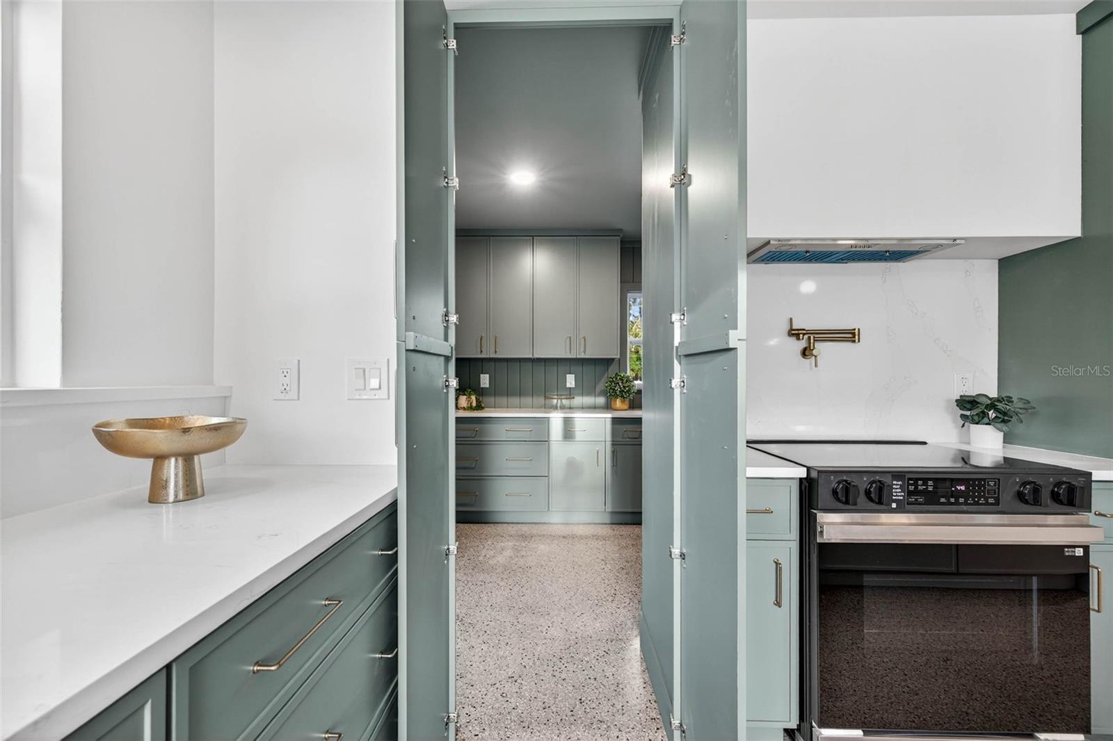 4241 NARVAREZ WAY S, ST PETERSBURG, FL, 33712